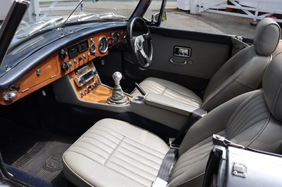 Lot 10 - 1968 MG B Roadster