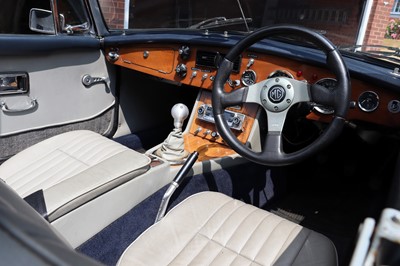 Lot 10 - 1968 MG B Roadster