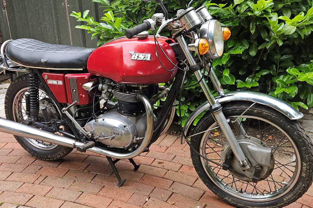Lot 393 - 1972 BSA Lightning