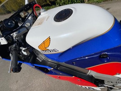 Lot 287 - 1988 Honda RC30