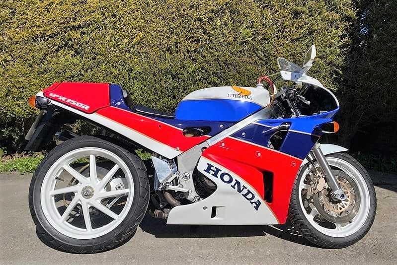 Lot 287 - 1988 Honda RC30