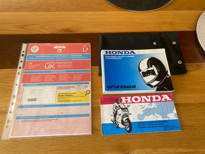 Lot 287 - 1988 Honda RC30