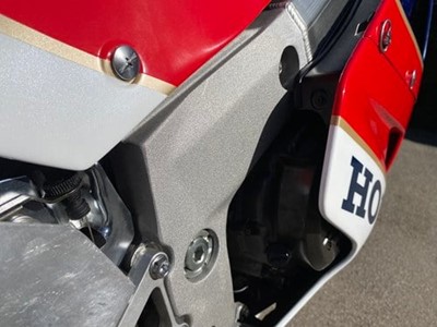 Lot 287 - 1988 Honda RC30