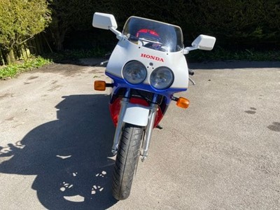 Lot 287 - 1988 Honda RC30