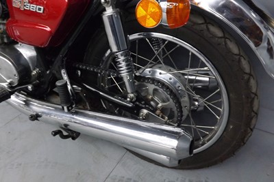 Lot 239 - 1973 Suzuki GT380J