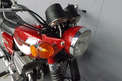 Lot 239 - 1973 Suzuki GT380J