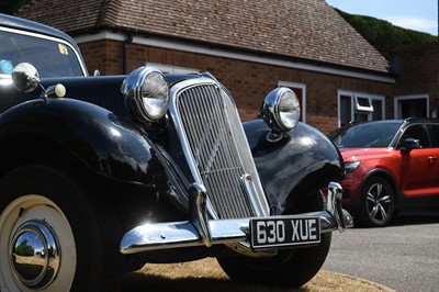 Lot 112 - 1954 Citroen Traction Avant Light 15