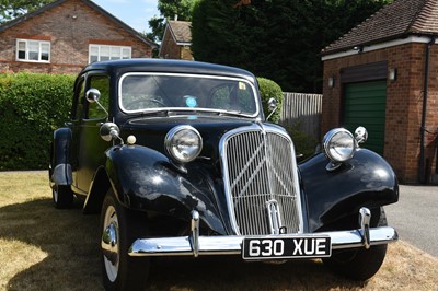 Lot 112 - 1954 Citroen Traction Avant Light 15