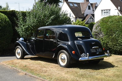 Lot 112 - 1954 Citroen Traction Avant Light 15