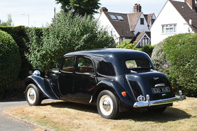 Lot 112 - 1954 Citroen Traction Avant Light 15