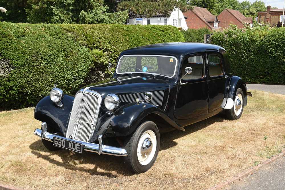 Lot 112 - 1954 Citroen Traction Avant Light 15