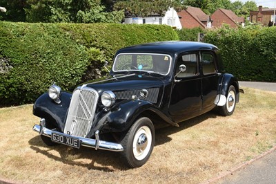 Lot 112 - 1954 Citroen Traction Avant Light 15