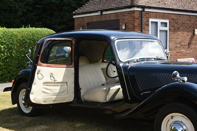 Lot 112 - 1954 Citroen Traction Avant Light 15