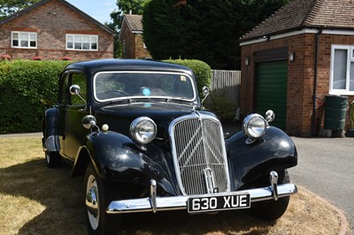 Lot 112 - 1954 Citroen Traction Avant Light 15