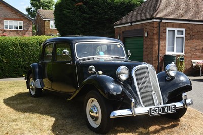 Lot 112 - 1954 Citroen Traction Avant Light 15