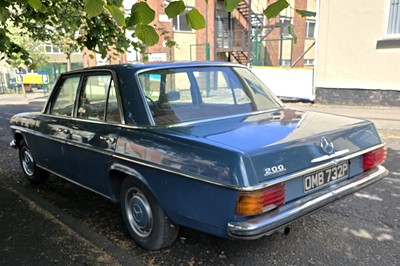 Lot 115 - 1976 Mercedes-Benz 200 Saloon