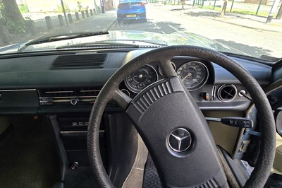 Lot 115 - 1976 Mercedes-Benz 200 Saloon