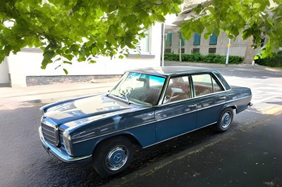Lot 115 - 1976 Mercedes-Benz 200 Saloon
