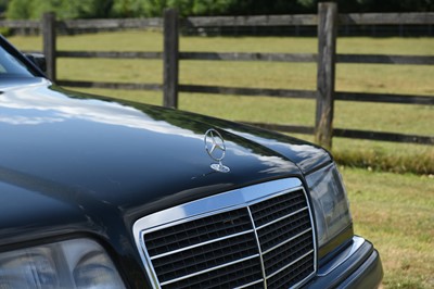 Lot 129 - 1993 Mercedes-Benz E220 Saloon