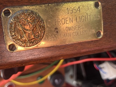 Lot 21 - 1954 Citroen Traction Avant Light 15