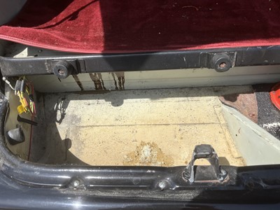 Lot 21 - 1954 Citroen Traction Avant Light 15