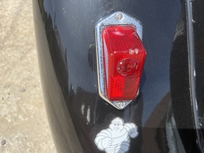 Lot 21 - 1954 Citroen Traction Avant Light 15