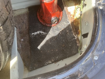 Lot 21 - 1954 Citroen Traction Avant Light 15