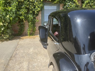 Lot 21 - 1954 Citroen Traction Avant Light 15