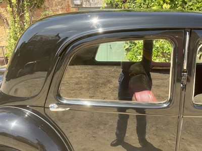 Lot 21 - 1954 Citroen Traction Avant Light 15