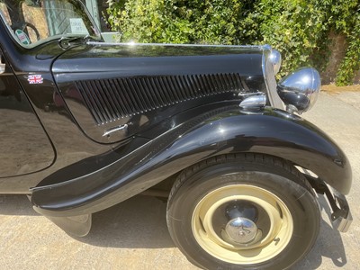 Lot 21 - 1954 Citroen Traction Avant Light 15