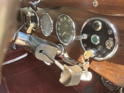 Lot 21 - 1954 Citroen Traction Avant Light 15