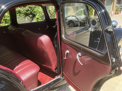 Lot 21 - 1954 Citroen Traction Avant Light 15