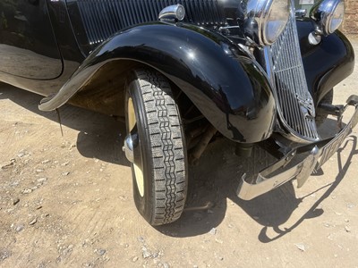 Lot 21 - 1954 Citroen Traction Avant Light 15