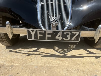 Lot 21 - 1954 Citroen Traction Avant Light 15
