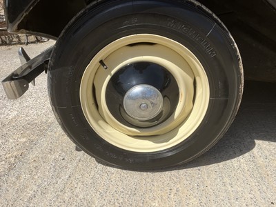 Lot 21 - 1954 Citroen Traction Avant Light 15