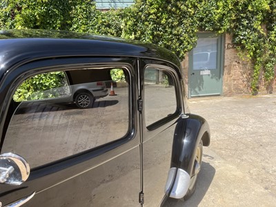 Lot 21 - 1954 Citroen Traction Avant Light 15