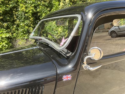 Lot 21 - 1954 Citroen Traction Avant Light 15