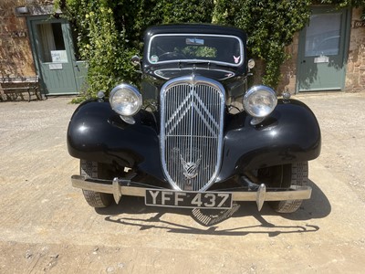 Lot 21 - 1954 Citroen Traction Avant Light 15