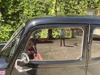 Lot 21 - 1954 Citroen Traction Avant Light 15