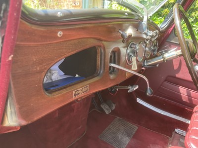 Lot 21 - 1954 Citroen Traction Avant Light 15