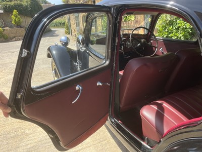 Lot 21 - 1954 Citroen Traction Avant Light 15