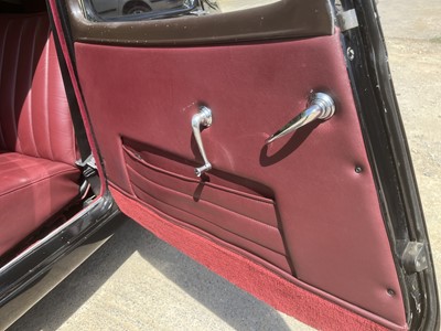 Lot 21 - 1954 Citroen Traction Avant Light 15