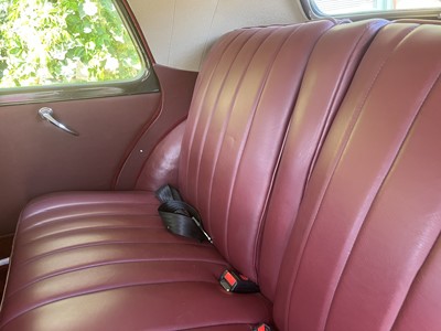 Lot 21 - 1954 Citroen Traction Avant Light 15