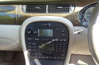 Lot 37 - 2002 Jaguar X-Type 3.0 Manual
