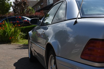 Lot 123 - 2001 Mercedes-Benz SL 320
