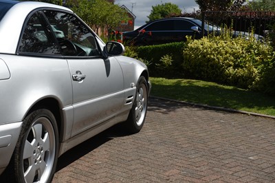 Lot 123 - 2001 Mercedes-Benz SL 320