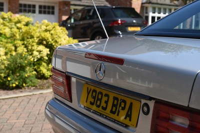 Lot 123 - 2001 Mercedes-Benz SL 320