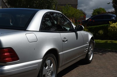 Lot 123 - 2001 Mercedes-Benz SL 320