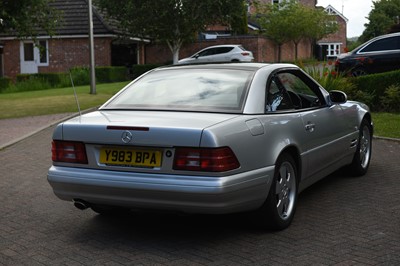 Lot 123 - 2001 Mercedes-Benz SL 320