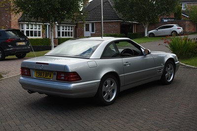 Lot 123 - 2001 Mercedes-Benz SL 320